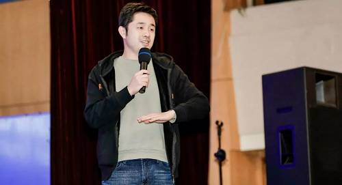 論壇上還發起了杭州市區塊鏈應用專業委員會啟動儀式。杭州市區塊鏈應用專業委員會秘書長余顏浠在啟動儀式上發表致辭。余顏浠介紹，該專委會成立于2018年8月。專委會的工作思路，一是解讀國家與地方政府的政策并進行積極宣導；二是對區塊鏈相關人才的培訓；三是搭建一個合適的氛圍，促進區塊鏈業界的溝通與交流；四是制定區塊鏈相關行業標準。她希望大家能積極推動區塊鏈技術和應用賦能實體經濟，重塑價值生態鏈。